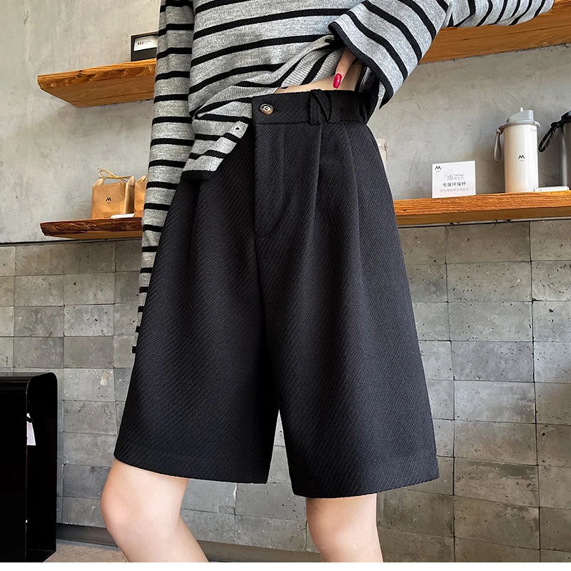 Vintage Autumn Winter Woolen Bermuda Shorts Women Elastic High Waist Loose Casual Grey Shorts Female 2025 New Pocket Shorts