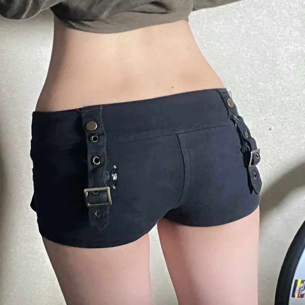 American Retro Design Low Waist Denim Shorts Women Y2k Spice Girl Rivet Belt Black Super Shorts Slim Hot Pants