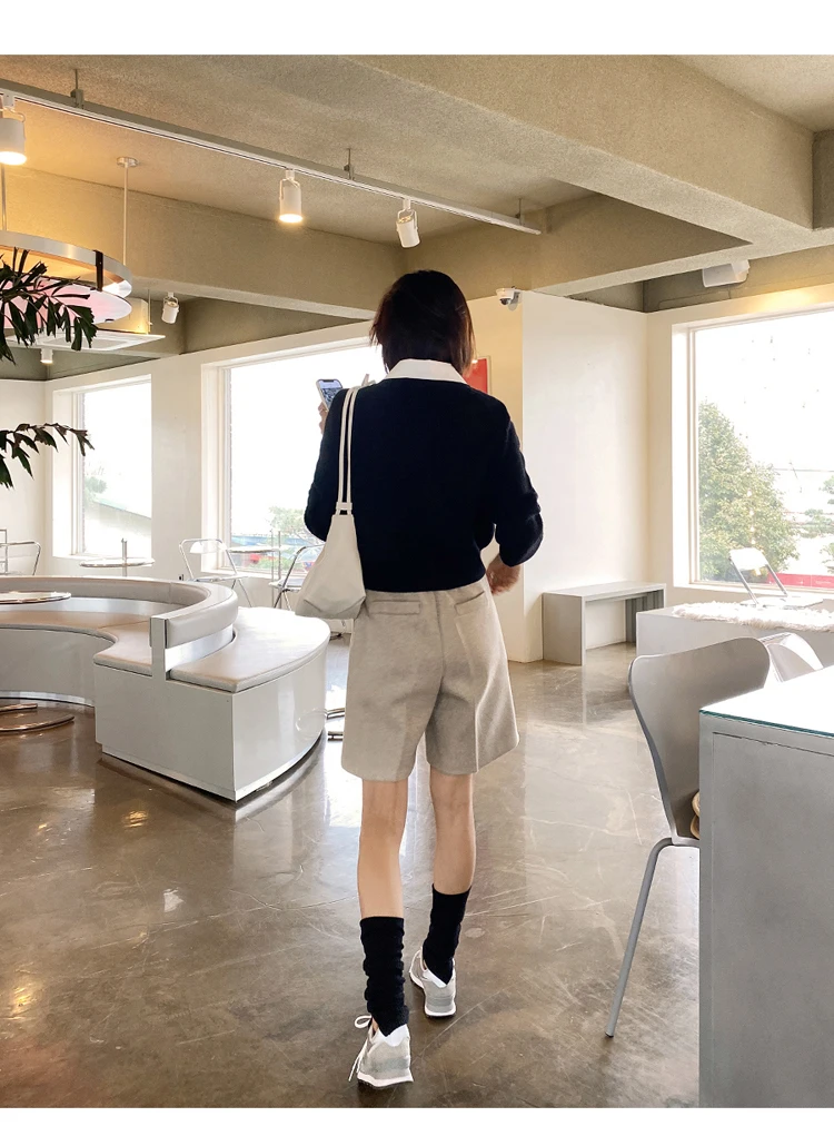Fashion Thicken Warm Loose Pockets Female Faux Woolen Straight Shorts 2025 Autumn Winter High Waist Ladies Wide Leg Shorts N809