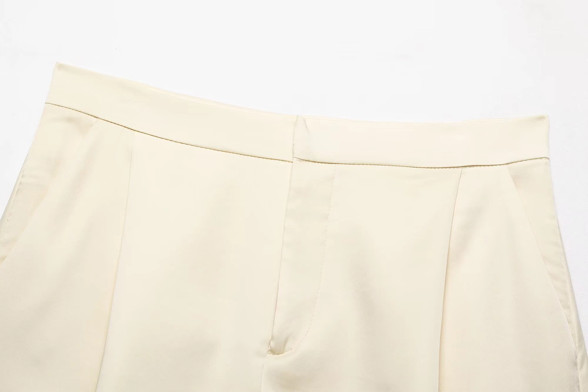 European and American style spring new women's casual style front pleated mid waist lace embellished satin texture shorts
