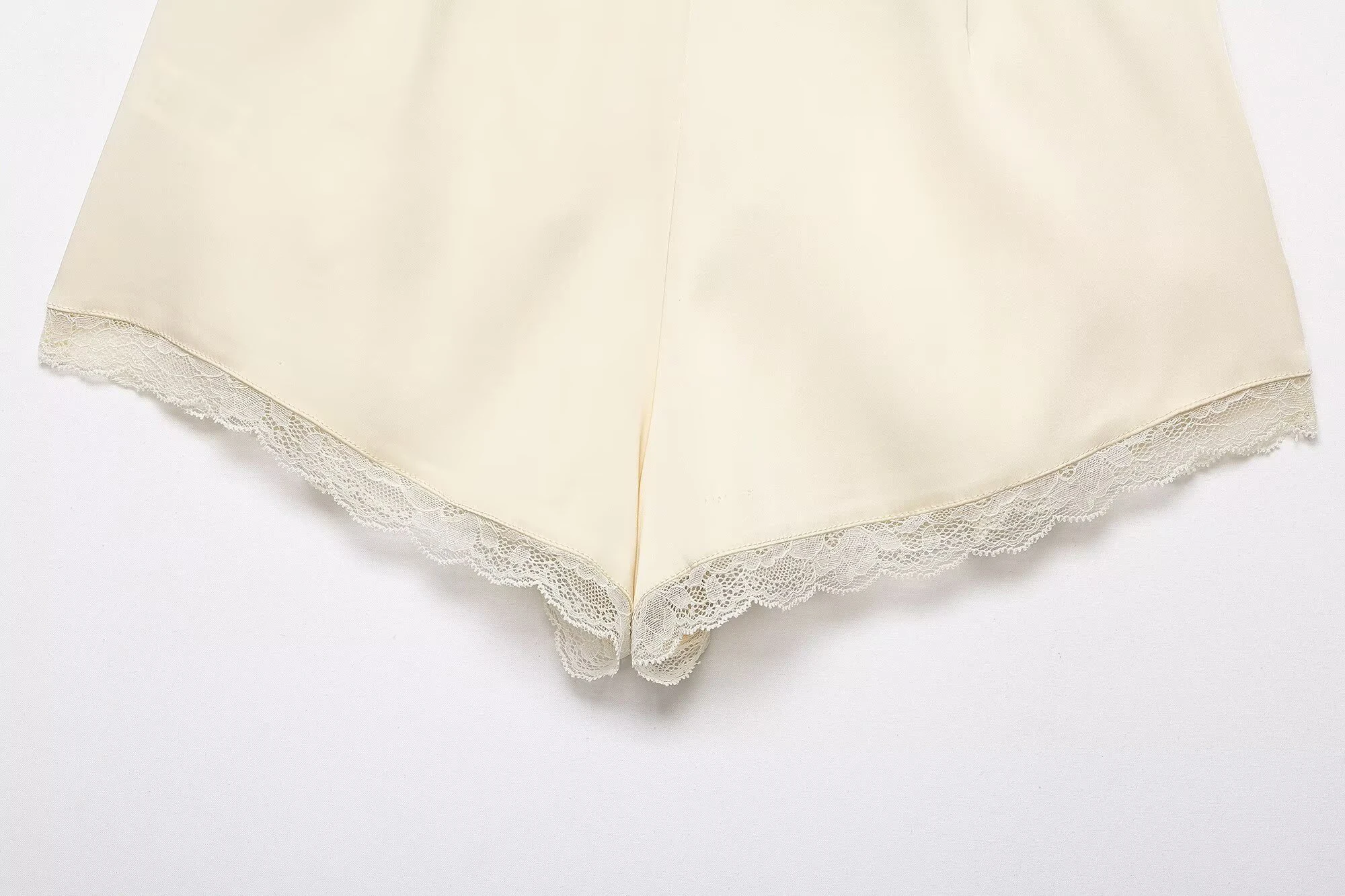 European and American style spring new women's casual style front pleated mid waist lace embellished satin texture shorts