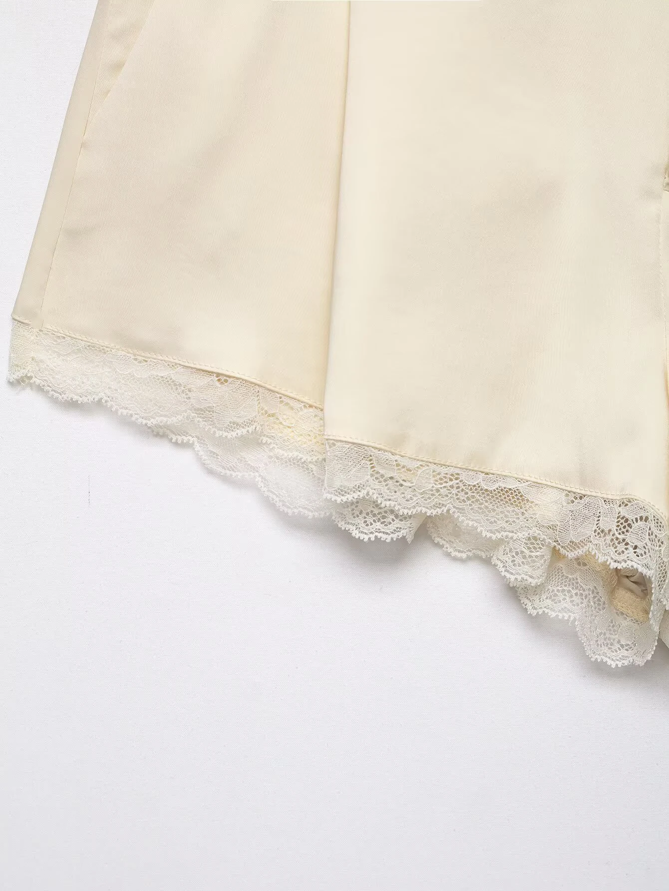 European and American style spring new women's casual style front pleated mid waist lace embellished satin texture shorts