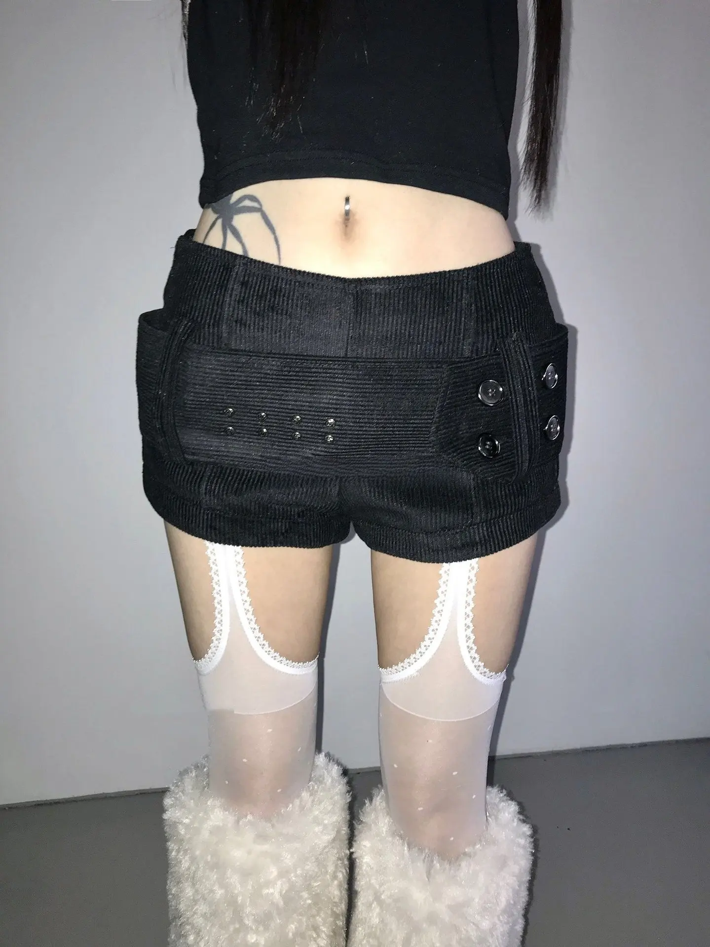 Retro corduroy casual shorts women spring New style rivet decorations Cute cool and bold girl's outerwear Slimming hot pants Y2K