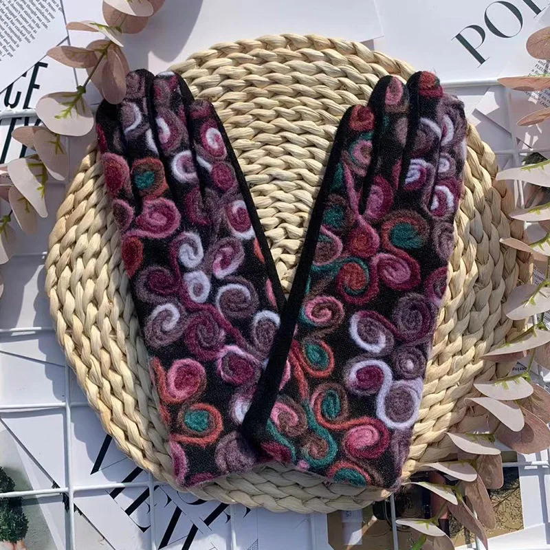 Winter Warm Creative Personality Embroidery Flowers Gloves Women Elegant Fashion Retro Drive Cycling Thick Touch Screen Mittens