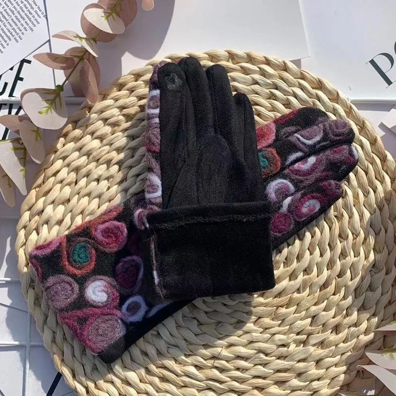 Winter Warm Creative Personality Embroidery Flowers Gloves Women Elegant Fashion Retro Drive Cycling Thick Touch Screen Mittens