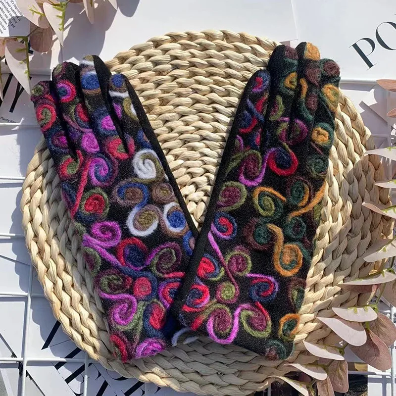 Winter Warm Creative Personality Embroidery Flowers Gloves Women Elegant Fashion Retro Drive Cycling Thick Touch Screen Mittens