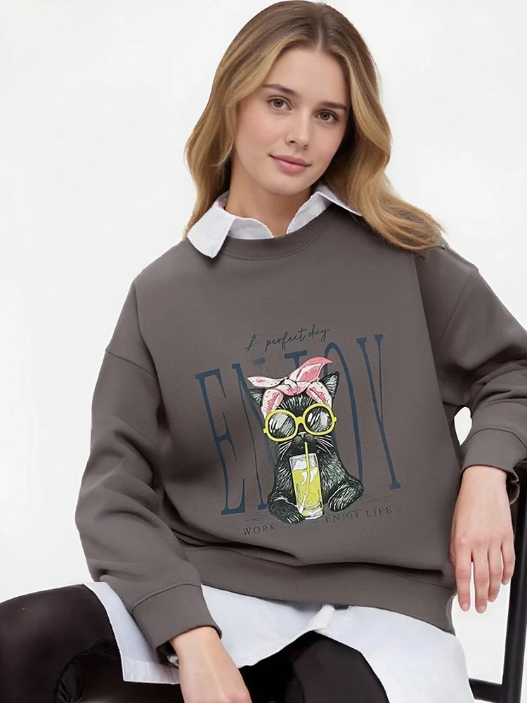 Streamgirl Women Printed Sweatshirts Oversized White Tops Loose O Neck Pink Graphic Sweatshirts For Women Cotton Pullovers