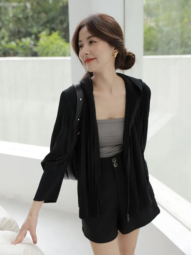 Miyake Pleated Hooded Zipper Cardigan Women 2026 Early Autumn Long Sleeve Pleats Top Versatile Slimming Short Solid Color Jacket