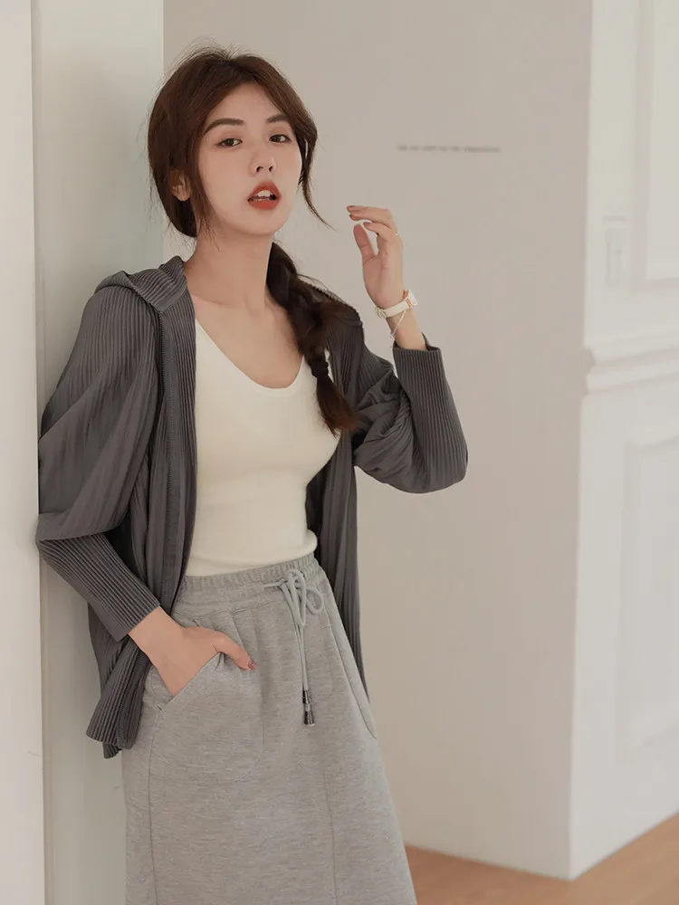 Miyake Pleated Hooded Zipper Cardigan Women 2026 Early Autumn Long Sleeve Pleats Top Versatile Slimming Short Solid Color Jacket