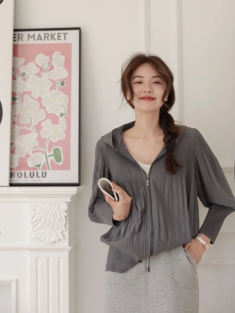 Miyake Pleated Hooded Zipper Cardigan Women 2026 Early Autumn Long Sleeve Pleats Top Versatile Slimming Short Solid Color Jacket