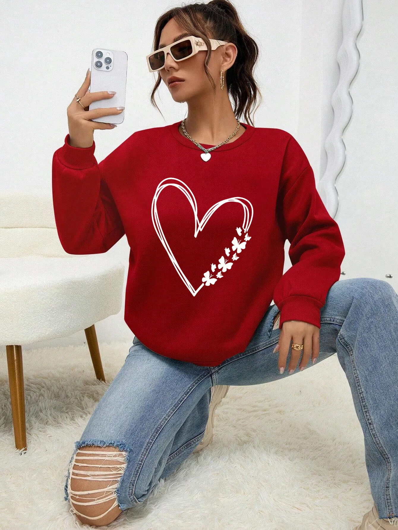 The Great Love At The Edge Of Butterflies Design Sweatshirt Women Fleece Crewneck Clothes Street Autumn Pullover Soft Sportswear