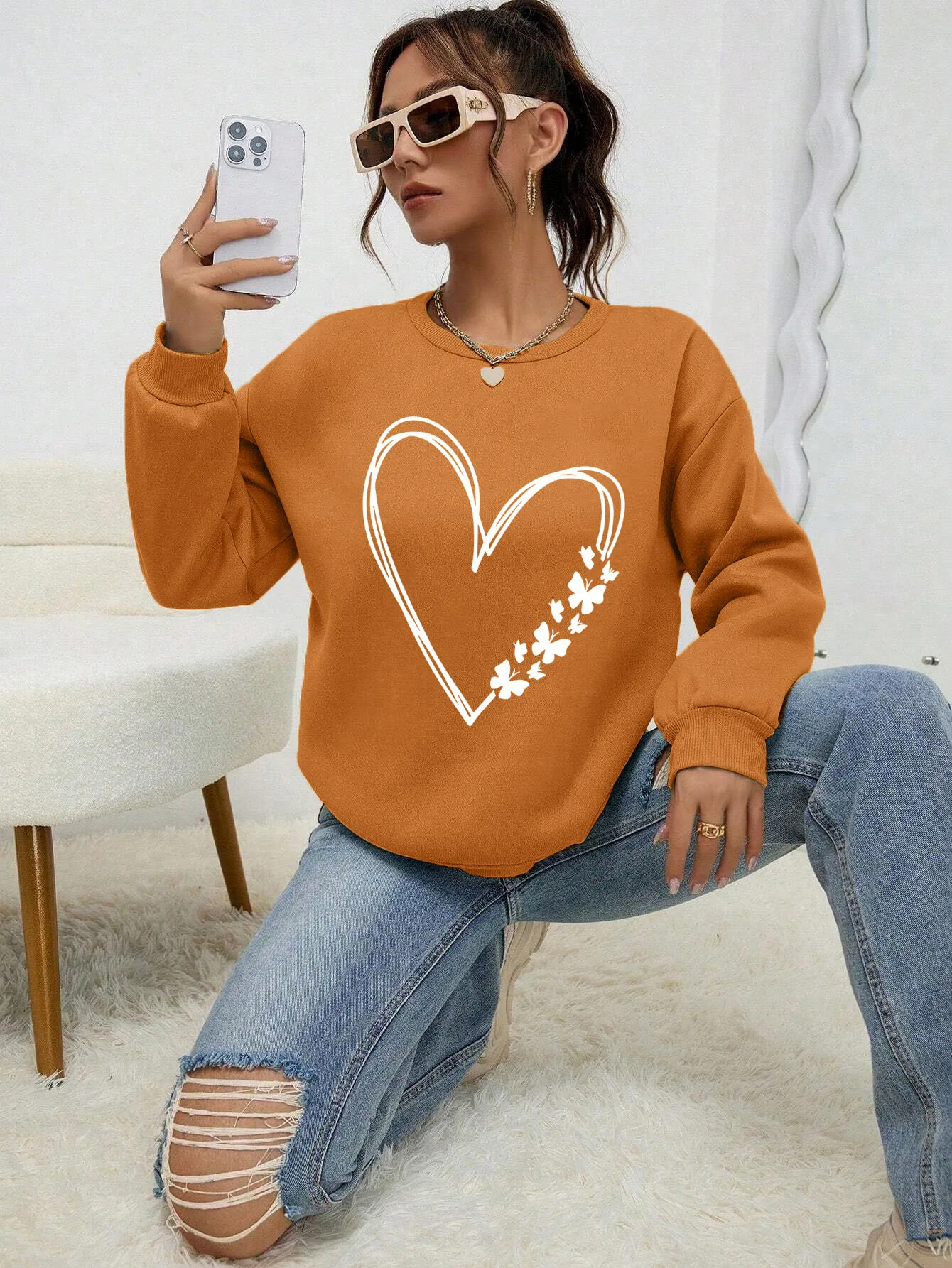 The Great Love At The Edge Of Butterflies Design Sweatshirt Women Fleece Crewneck Clothes Street Autumn Pullover Soft Sportswear