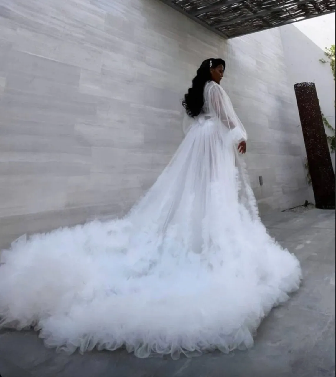 Elegant Wedding Robe Maxi Bathrobe Lingerie Women Gowns Customized Pajamas Photo Shoot Birthday Bride Wed Fluffy Party Sleepwear
