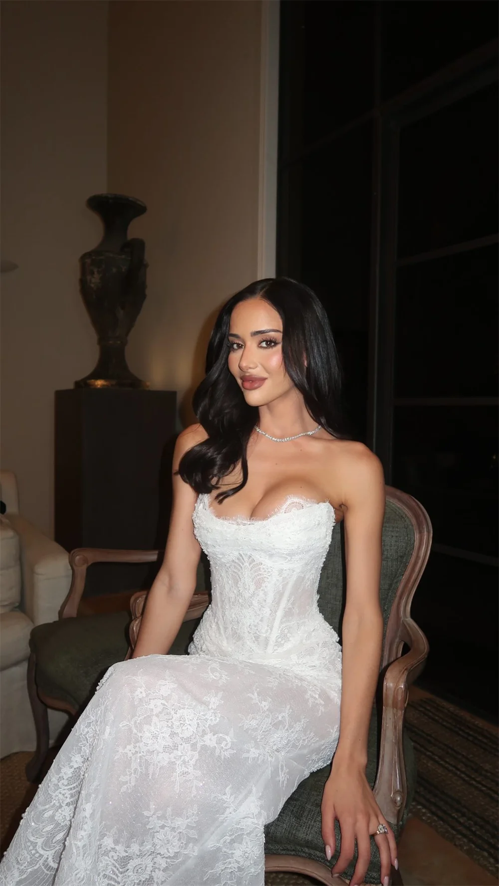 Kyoto Customized White Lace Appliques Wedding Dress Strapless Neck Sleeveless vestidos de noche Sweep Train robe de mariée