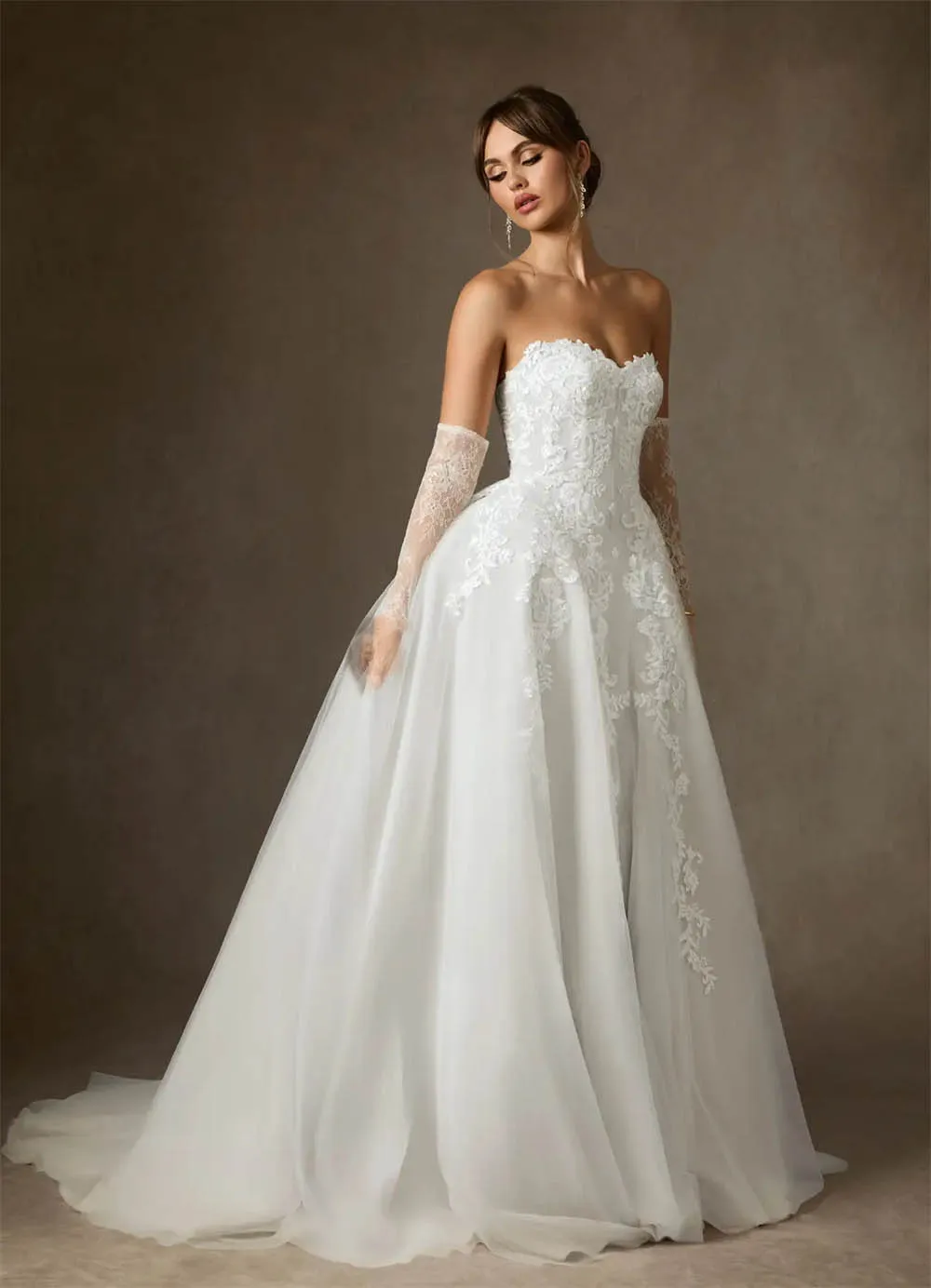 Luxurious Sweetheart 3d Flower Lace Bridal Grown A Line Wedding Dresses Custom Made 2026 Vestido De Noival No Sleeves