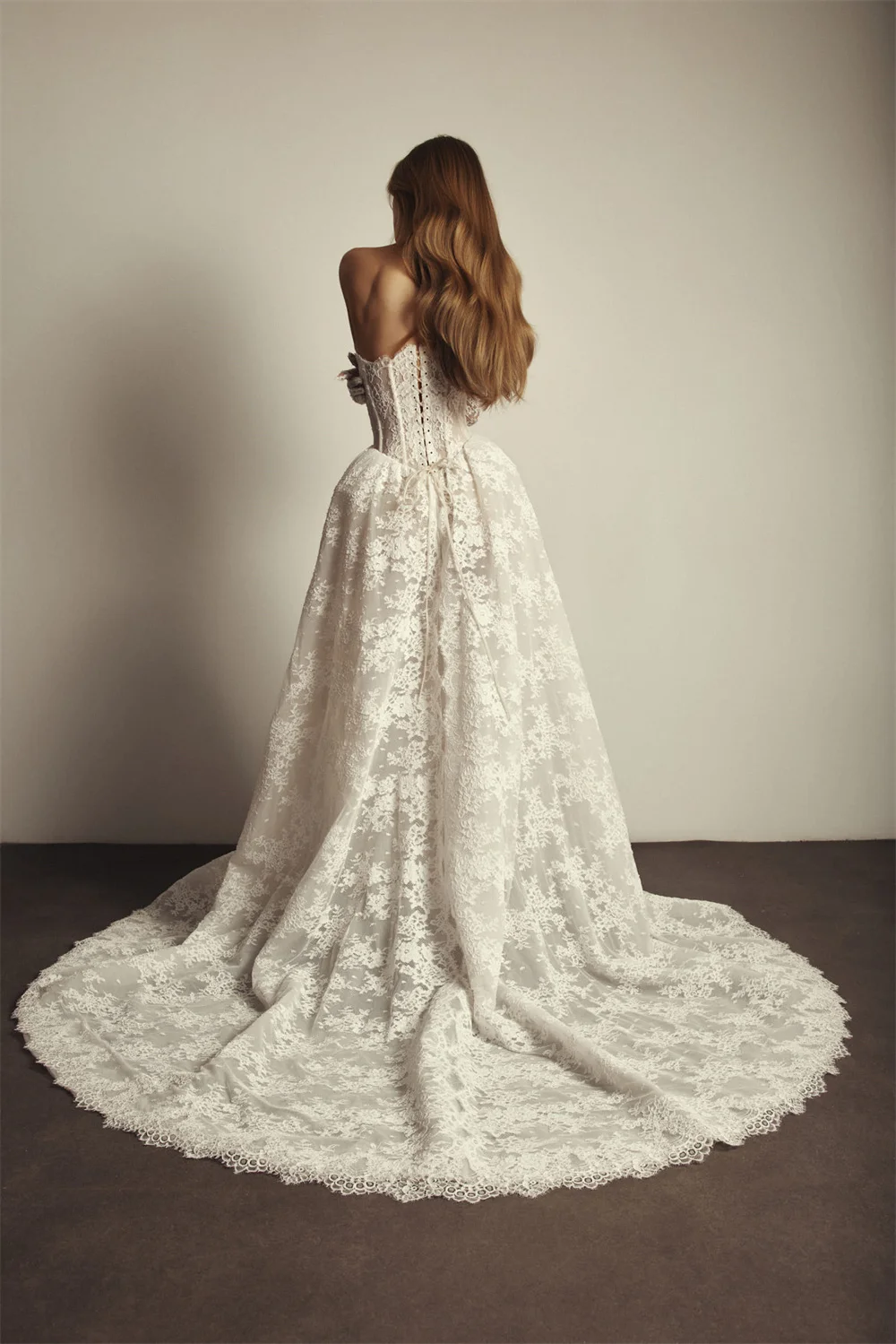Kyoto Customized White Exquisite Lace Appliques Wedding Dress A-Line Lace-up Back Vestidos De Noche Court Train Robe De Mariée