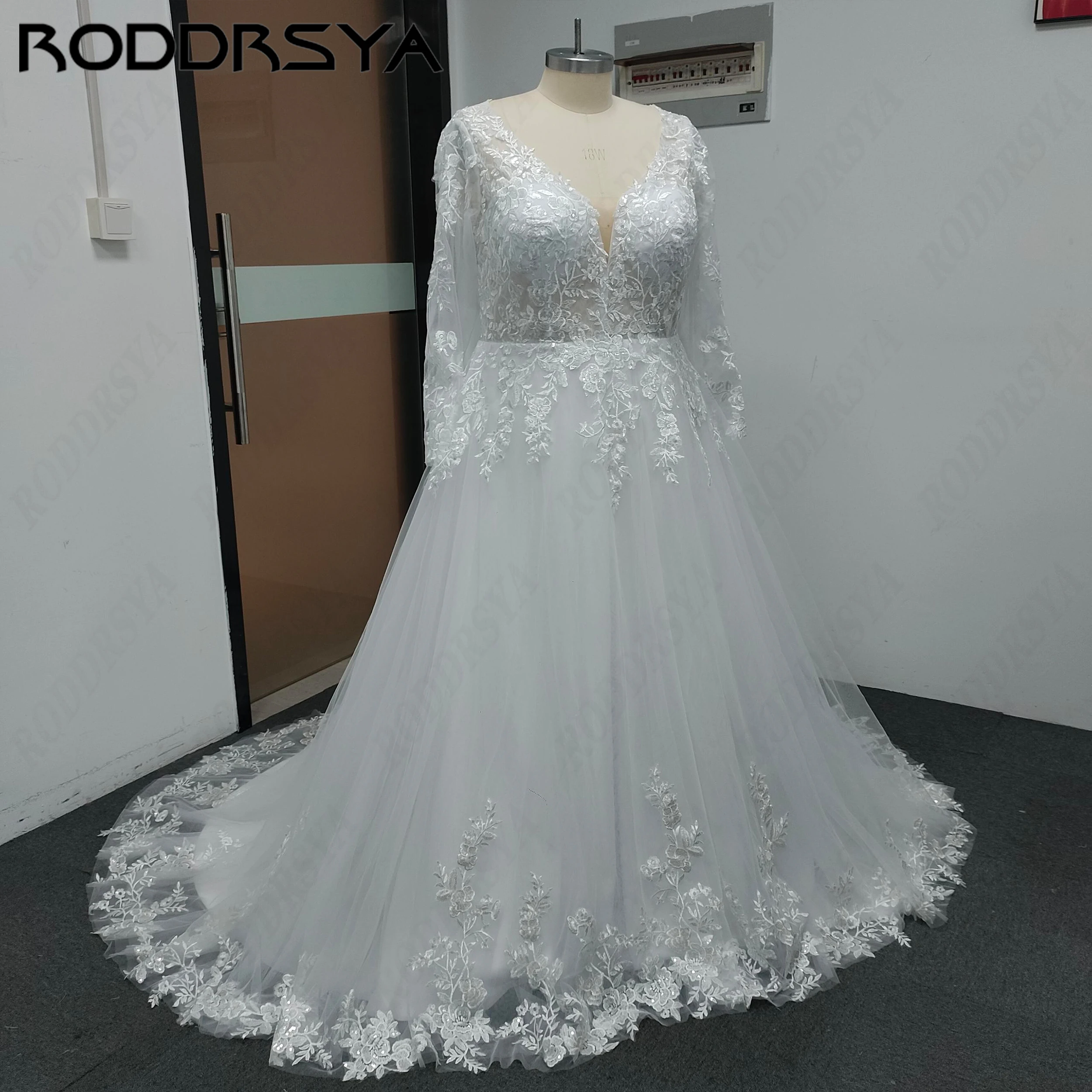 RODDRSYA Dreamy A-line Wedding Dress With Long Sleeves Illusion Back Bridal Gowns V-neck Appliques vestidos de novia Customized