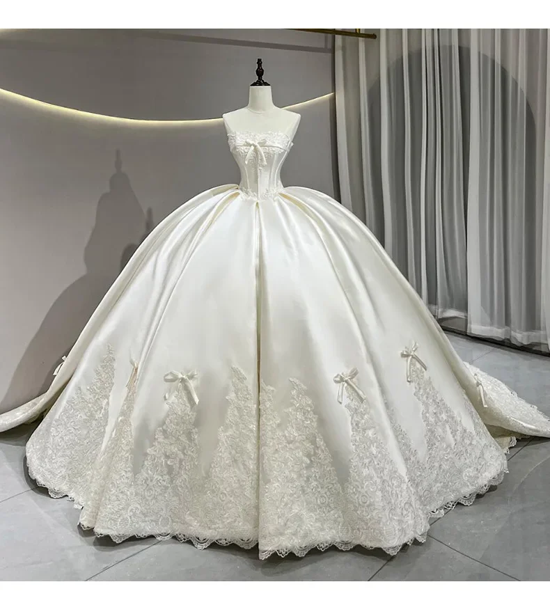 Customized White Strapless Satin Sleeveless Main Wedding Dress Bride Style Light Luxury Embroidery Trailing Veil Robe De Mariée