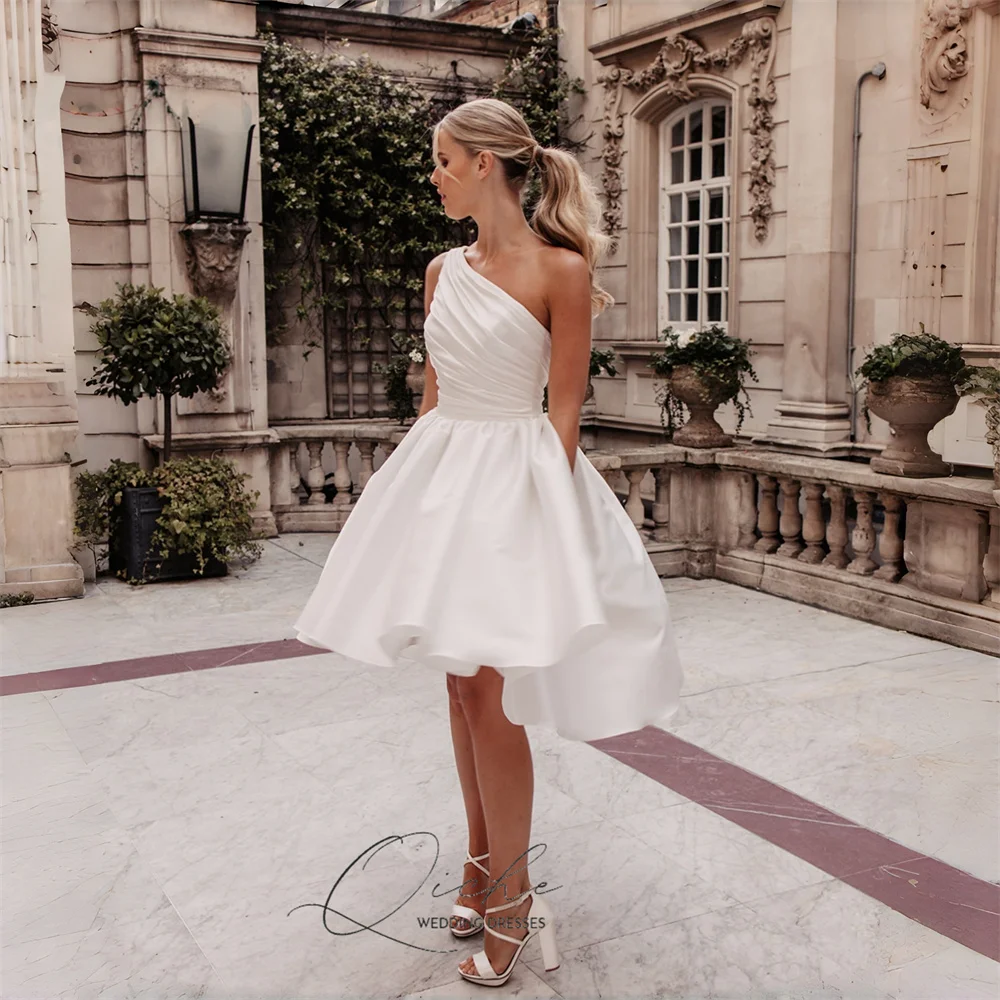 QICHE Modern Satin High/Low Short A-Line Wedding Dresses One-Shoulder Pleat Sleeveless Open Back Vestidos De Noiva Customized