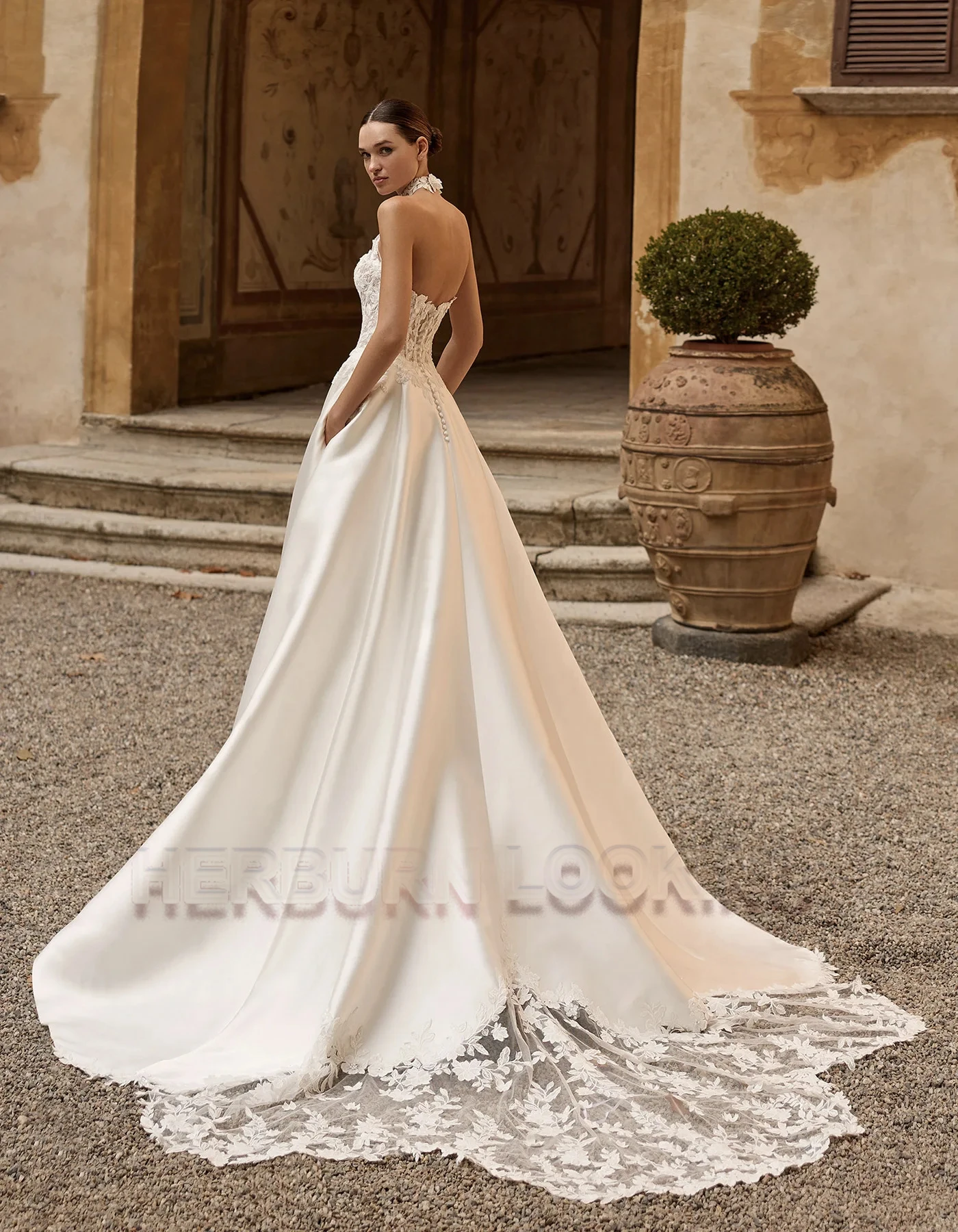 HERBURN Mordern Halter Wedding Dresses for Women Lace Appliques Pocket Pearls Button Backless Bride Vestidos De Novia Customized