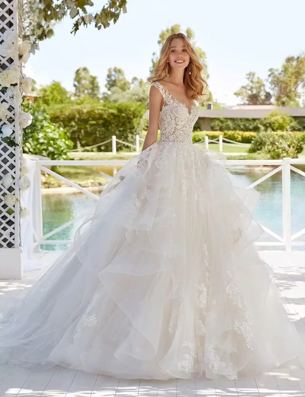 Vintage V-neckline Wedding Dress Princess Bridal Gowns Ruffles Appliques A-line Tulle Pleats Vestidos De Novia Customized