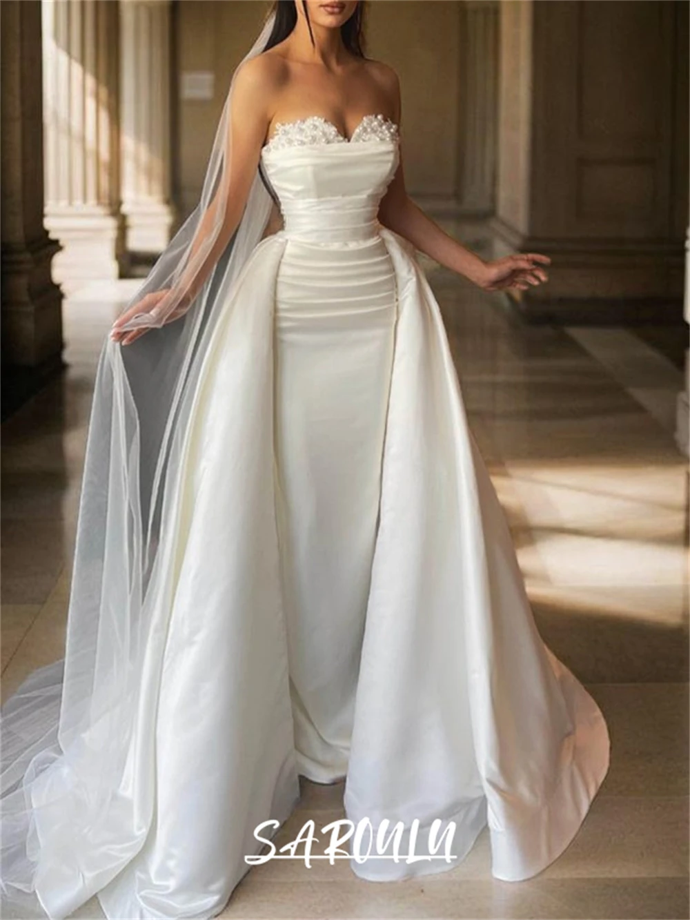 Two Pieves Women Wedding Dress with Pearls on Chest Part Strapless Bride Dresses with Detachable Train Soft Satin Bridal Gown