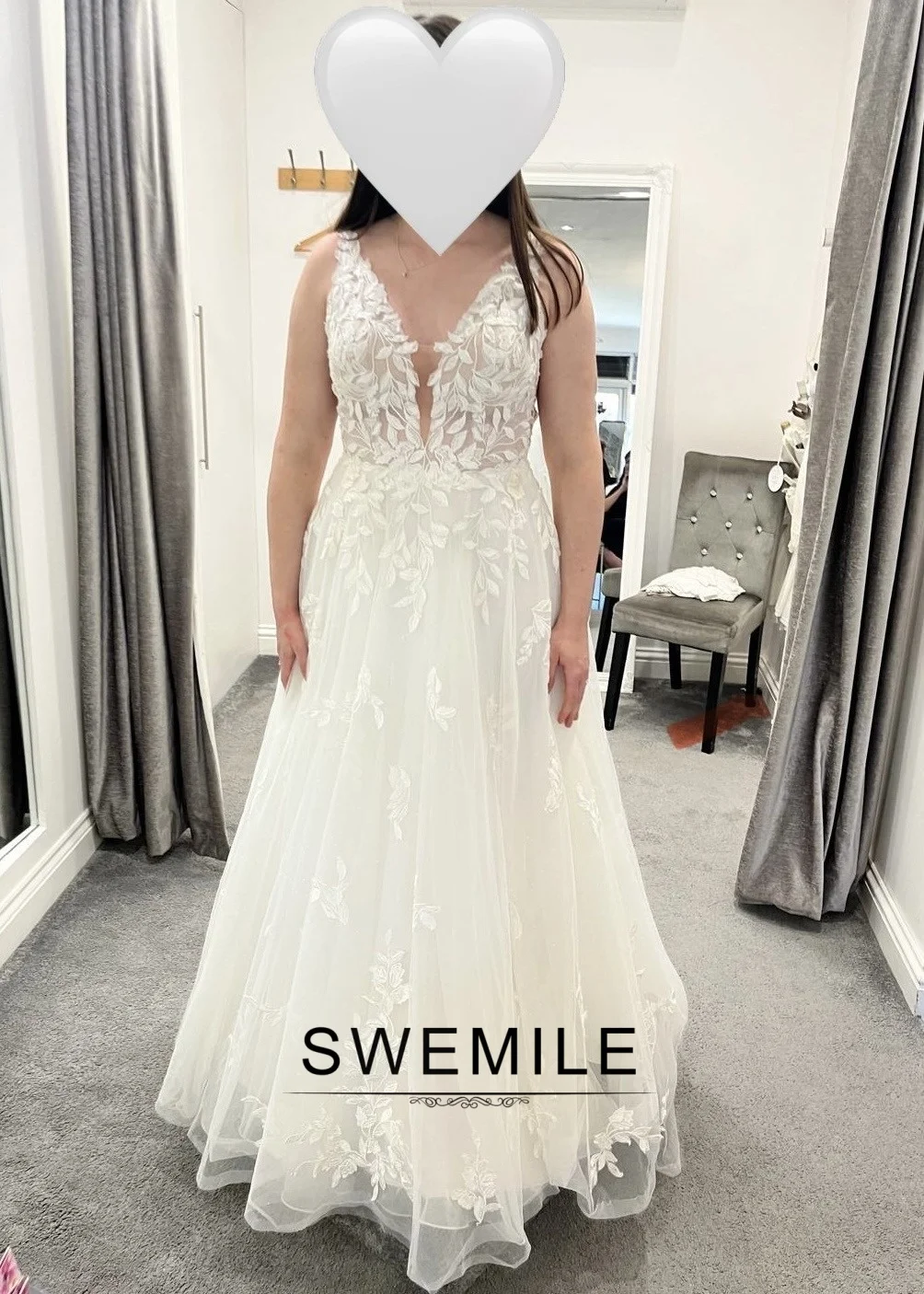 SWEMILE Fashion Aline Wedding Dresses V-neck Custom-Made Court Train Appliques Sleeveless Robe De Mariée Engagement Plus Size