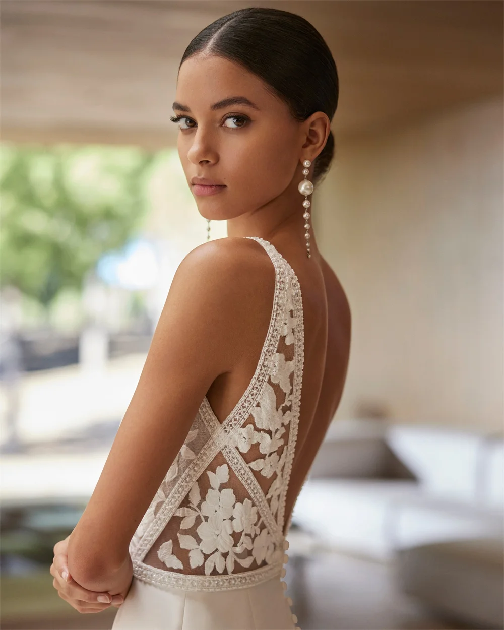 Kyoto White V Neck Appliques wedding dress 2025 Backless Customized جديد في الفساتين A-line Long Train vestidos de novia