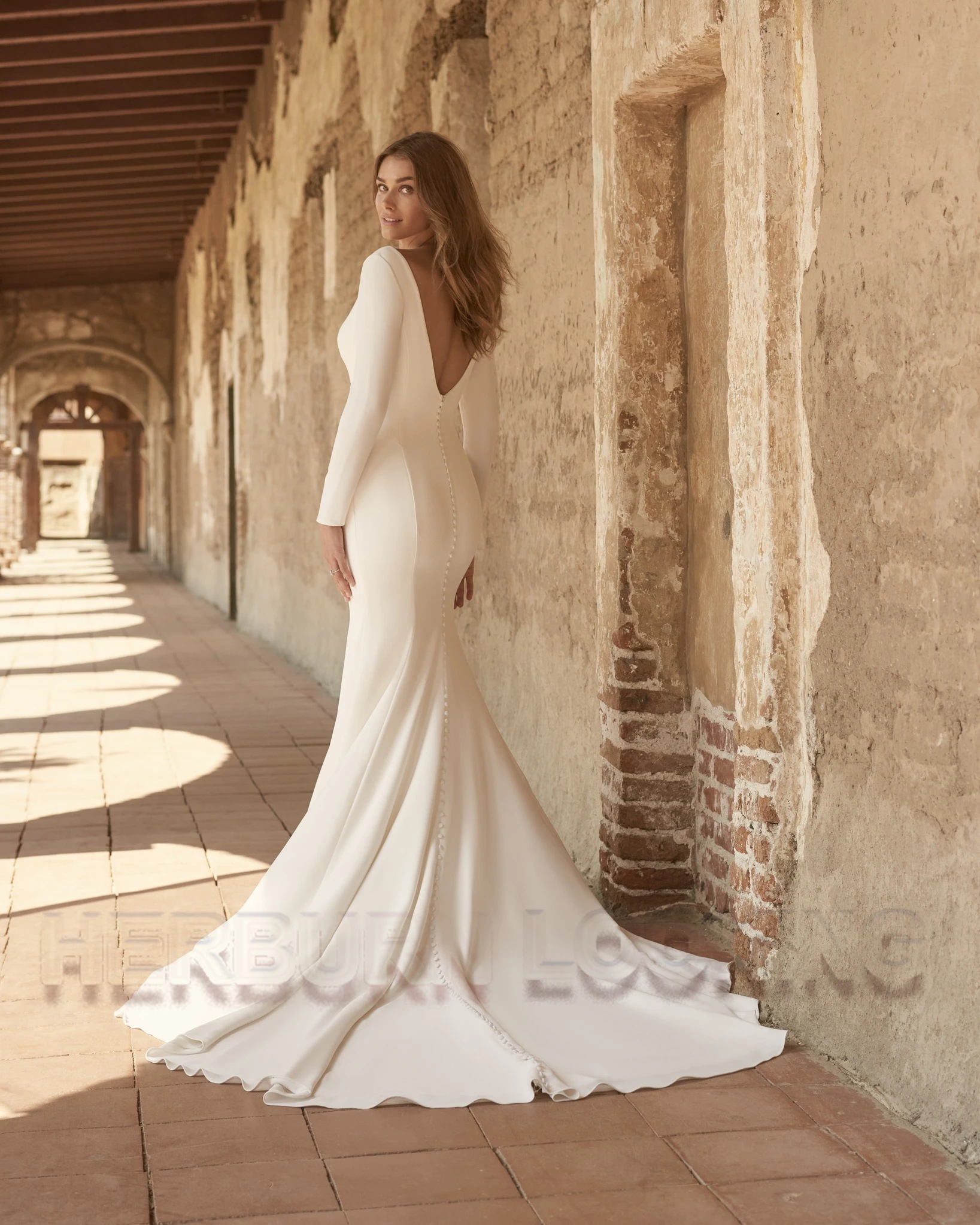 HERBURN Vintage V-neck Bridal Dress for Women Backless Court Train with Long Sleeves Mermaid Robe De Mariee Customized