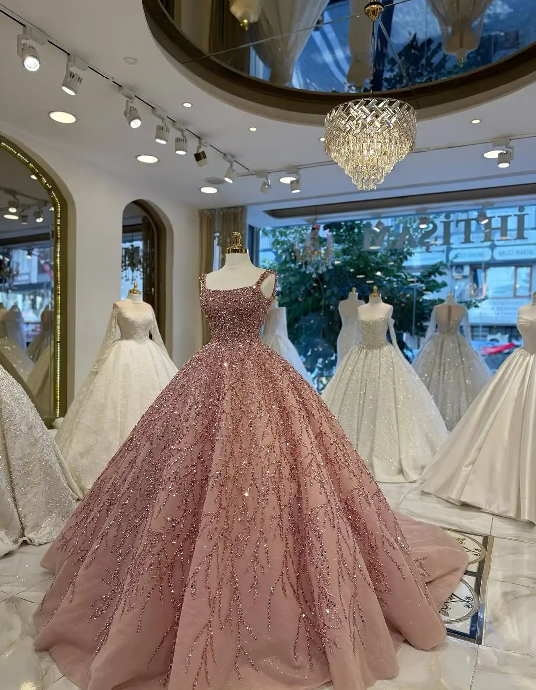 Luxury Pink Ball Gown Wedding Dress Sparkly Crystal Beading Princess Bridal Gown Square Neck Vestidos De Noiva
