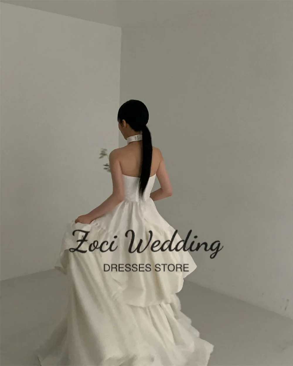 Zoci Elegant Strapless Korea Wedding Dresses Photo Shoot Customized Ruched Tiered Bride Dress Open Back Floor Length Bridal Gown