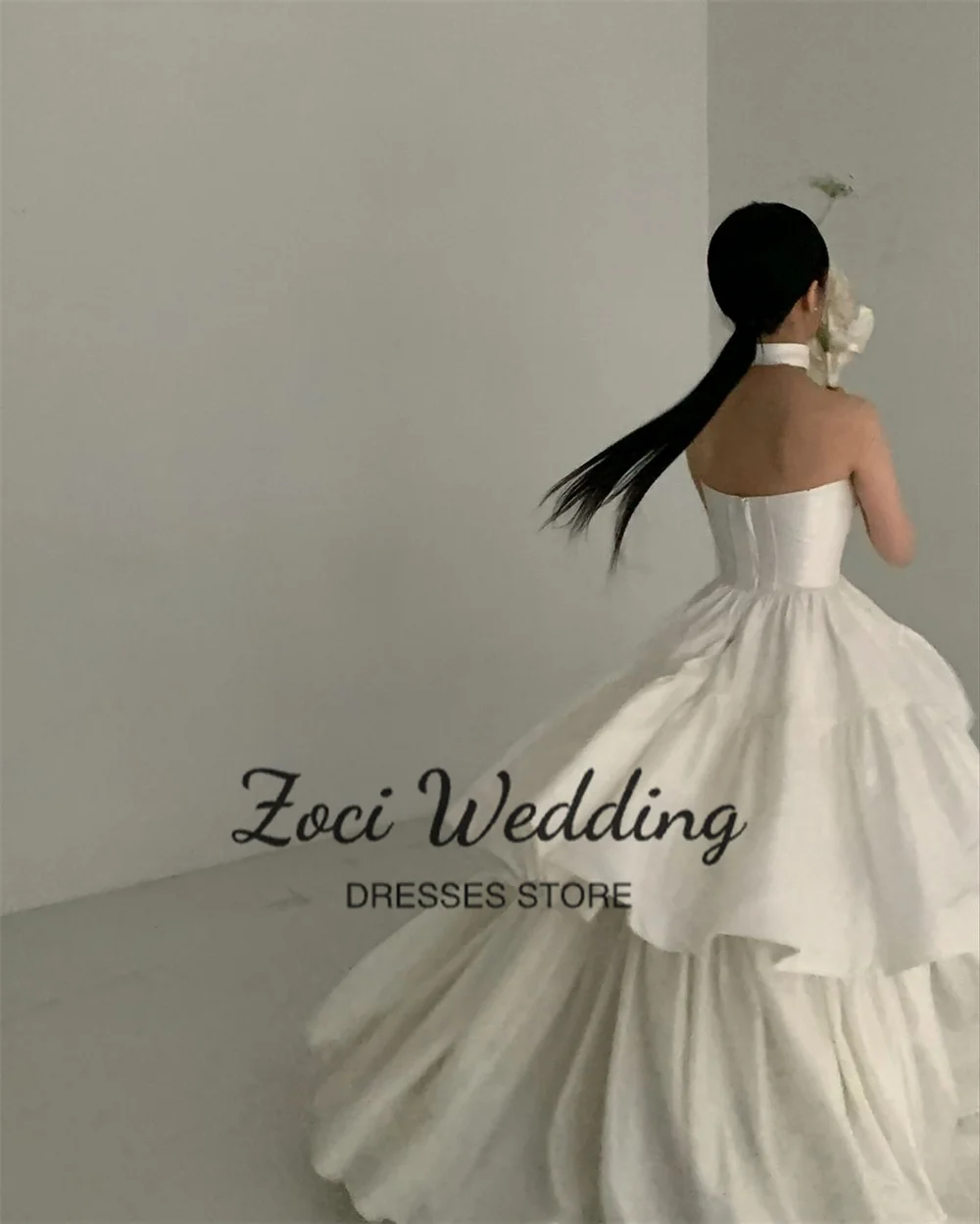 Zoci Elegant Strapless Korea Wedding Dresses Photo Shoot Customized Ruched Tiered Bride Dress Open Back Floor Length Bridal Gown