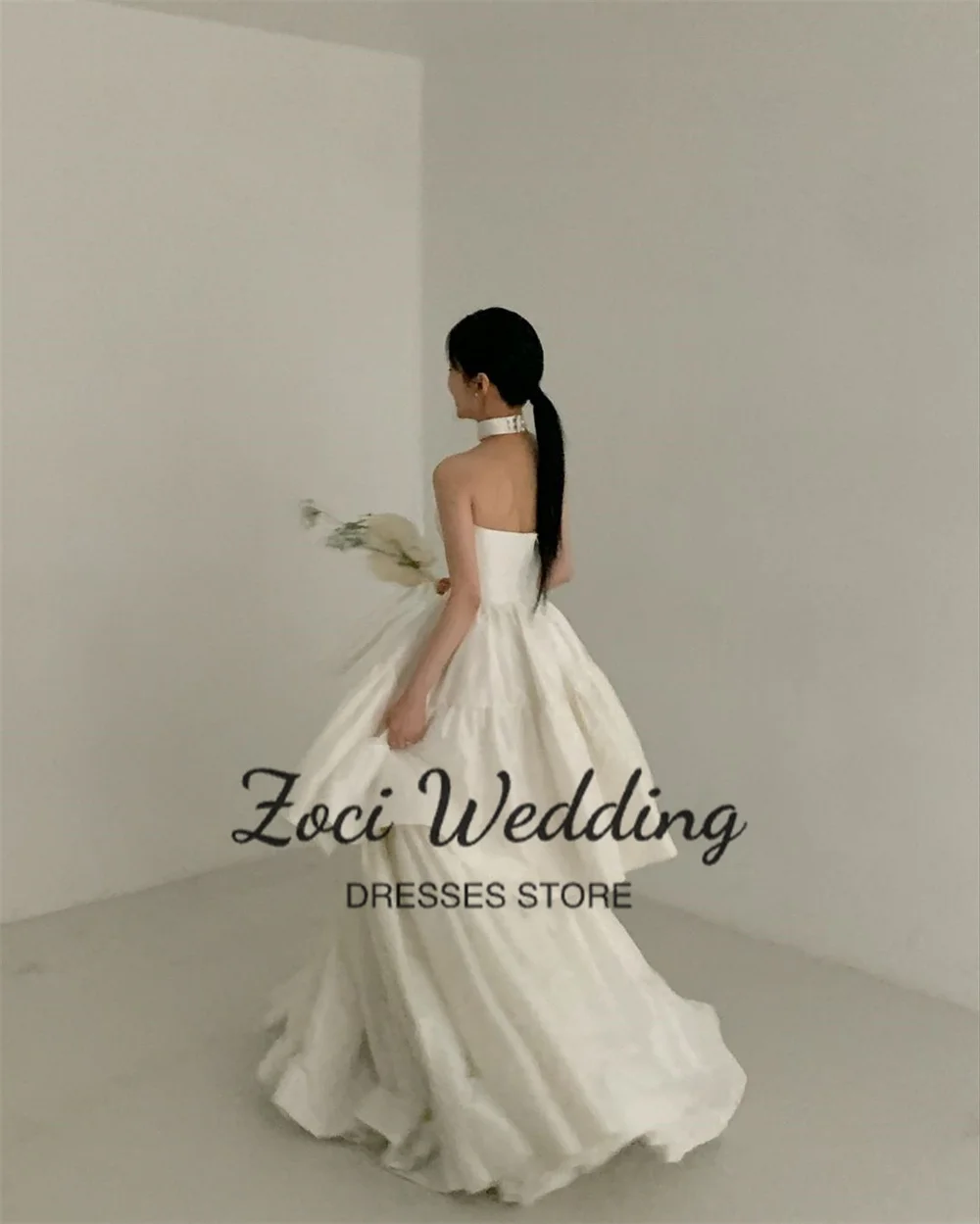 Zoci Elegant Strapless Korea Wedding Dresses Photo Shoot Customized Ruched Tiered Bride Dress Open Back Floor Length Bridal Gown