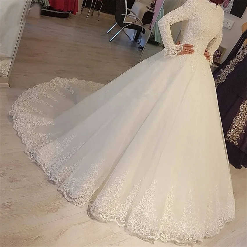 Customized Arabic Muslim Wedding Dresses Princess High Neck Long Sleeves Lace Appliques Bead Bridal Dresses Robe De Mariage