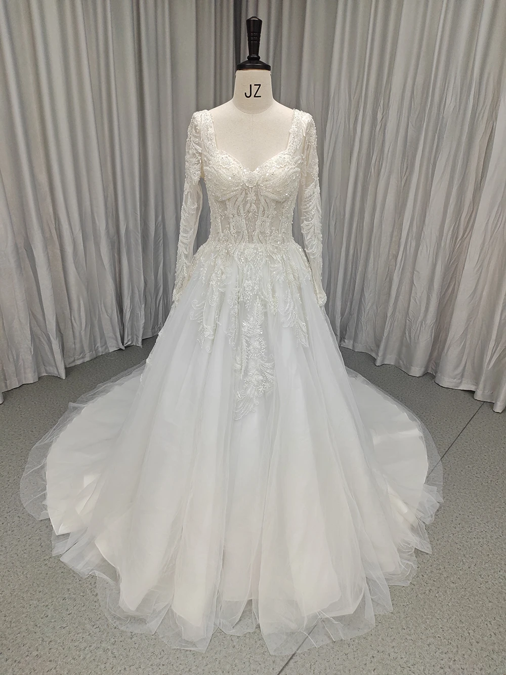 SL-9387 Customized Suli Romantic V-NECK Bride Wedding Dress 2025 Lace Appliques Beading Bohemian Lace-up Bridal Gown