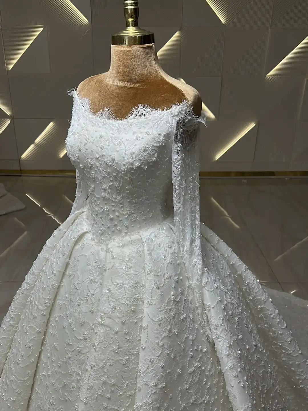 Luxury Lace Ball Gown Wedding Dress Off Shoulder Long Sleeve Princess Bridal Gown Beads Vestido De Novia