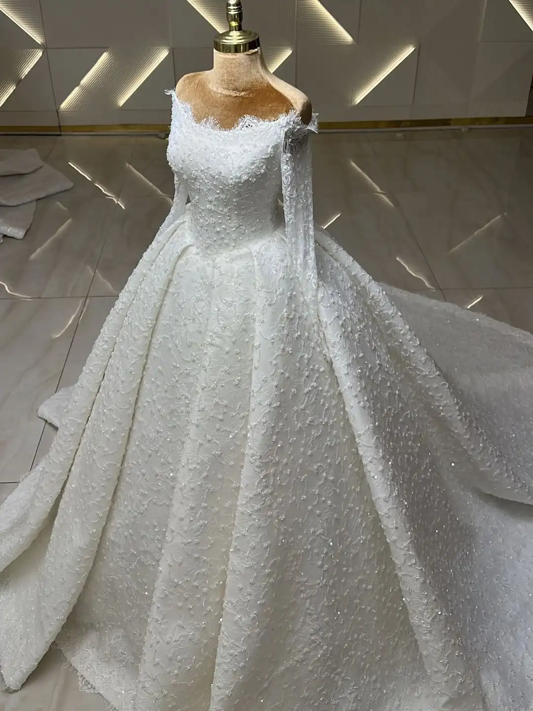 Luxury Lace Ball Gown Wedding Dress Off Shoulder Long Sleeve Princess Bridal Gown Beads Vestido De Novia