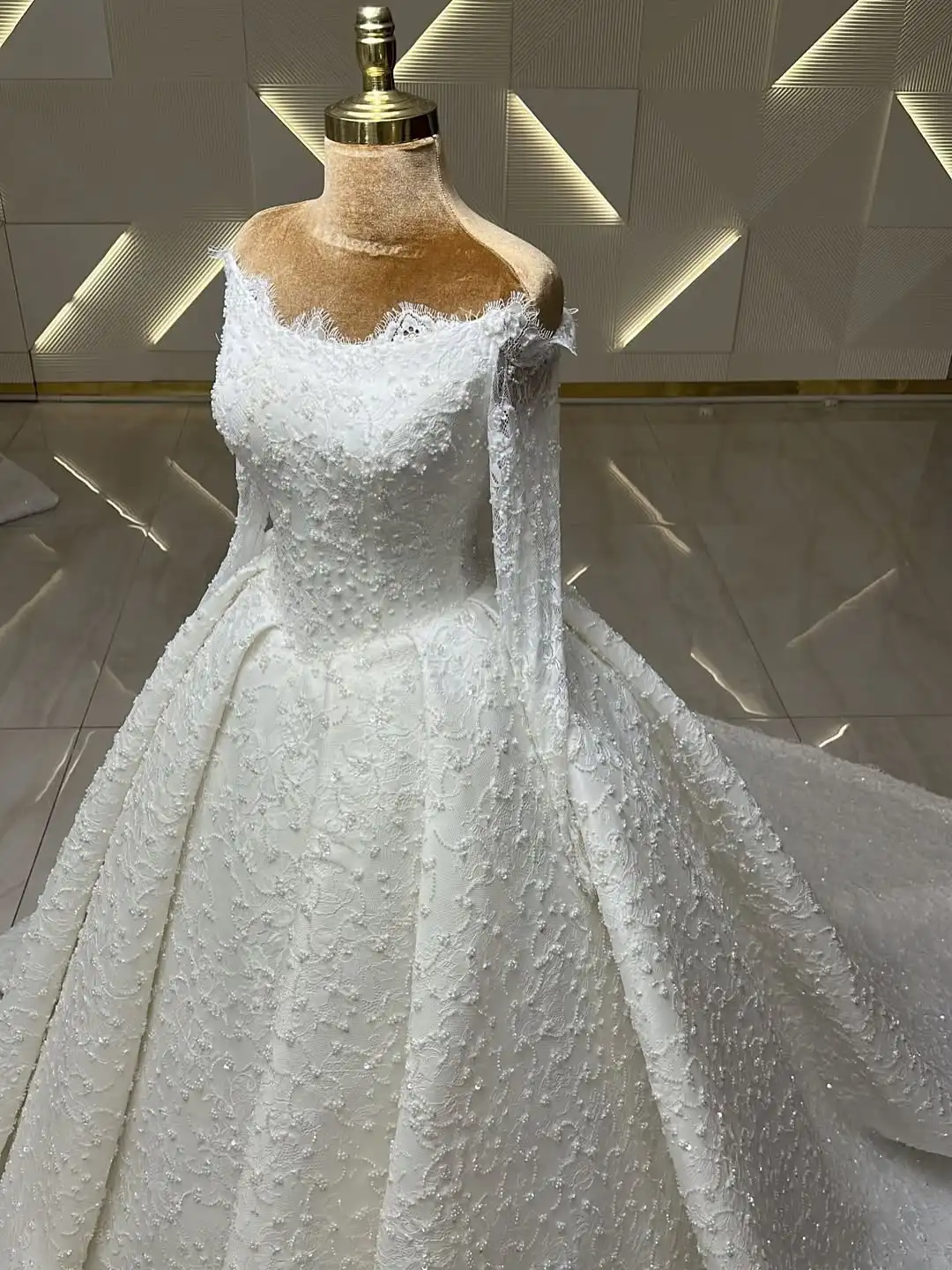 Luxury Lace Ball Gown Wedding Dress Off Shoulder Long Sleeve Princess Bridal Gown Beads Vestido De Novia