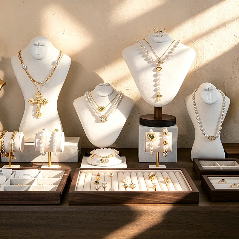 Walnut Base Linen Neck Mannequin Jewelry Display Bust Necklace Chain Pendant Showcase Stand For Shop Shooting Display