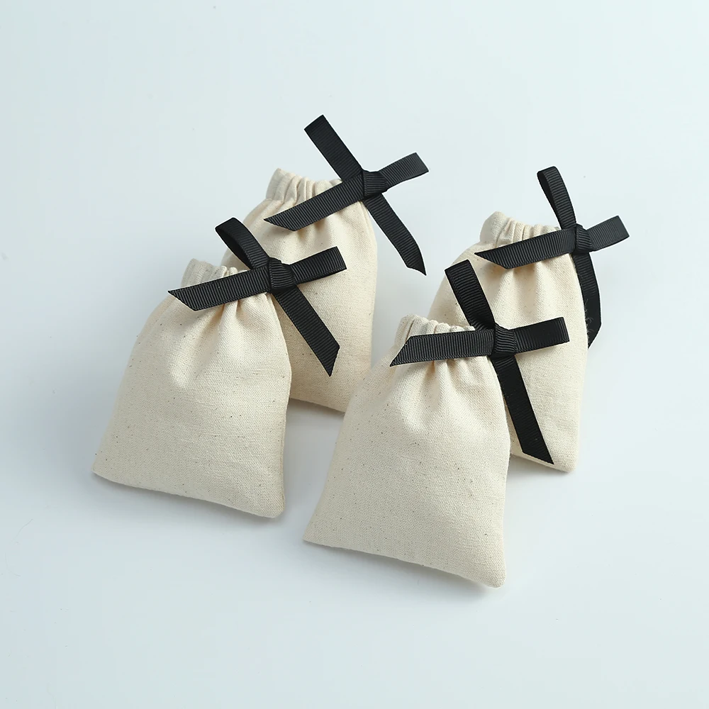 50 Cotton Burlap Jewelry Packaging Pouches Organizer Wedding Christmas Party Candy Bag Present Mariage Jute Drawstring Gift Bag