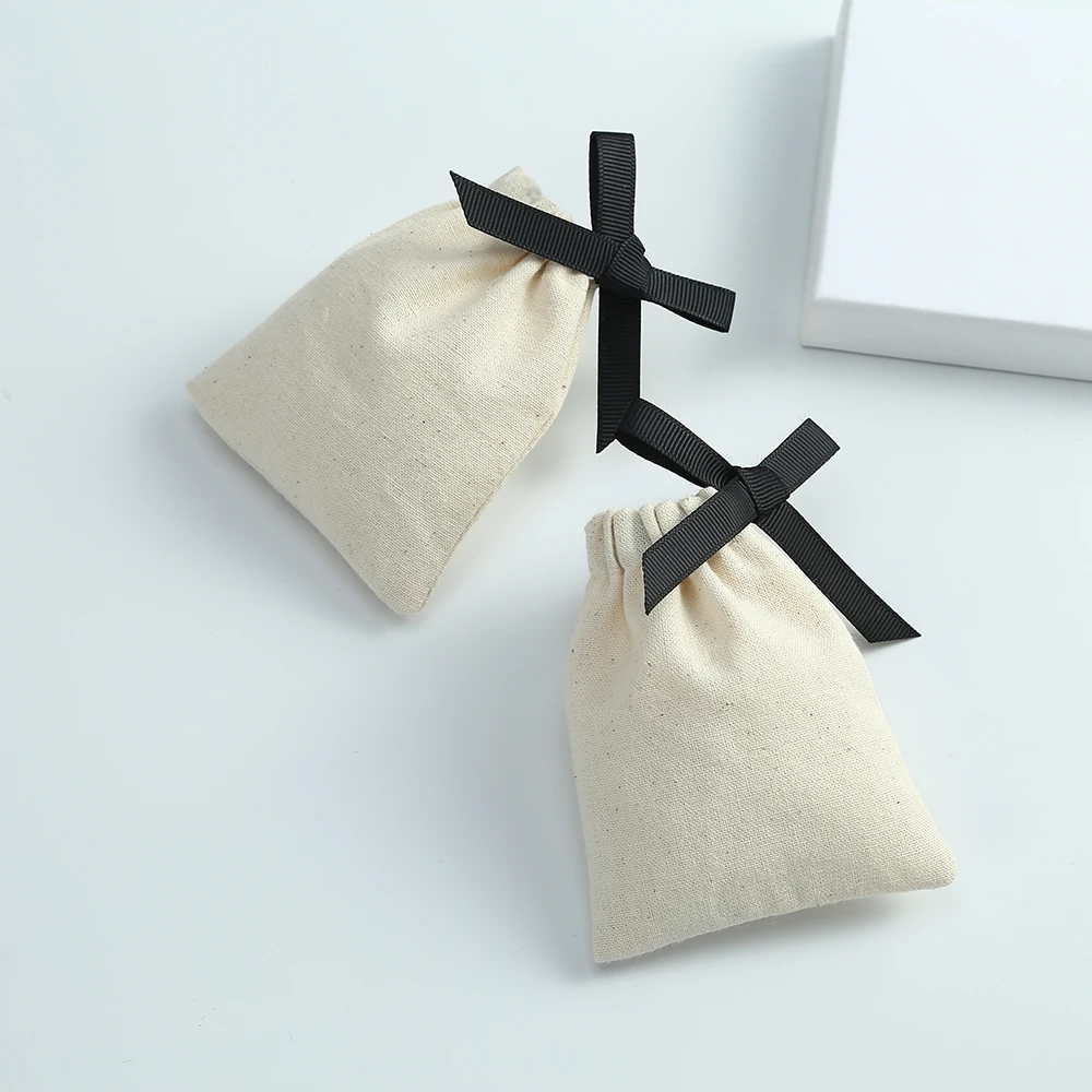 50 Cotton Burlap Jewelry Packaging Pouches Organizer Wedding Christmas Party Candy Bag Present Mariage Jute Drawstring Gift Bag