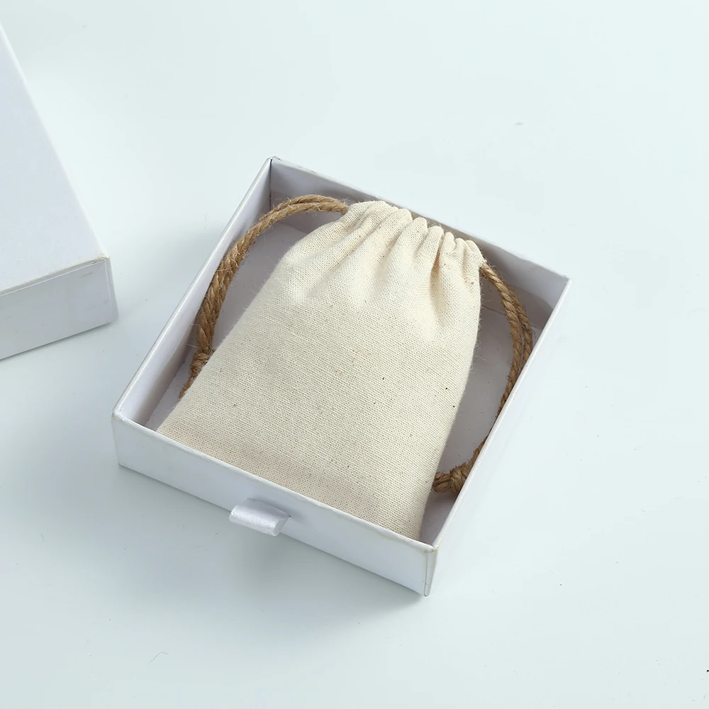 50 Cotton Burlap Jewelry Packaging Pouches Organizer Wedding Christmas Party Candy Bag Present Mariage Jute Drawstring Gift Bag