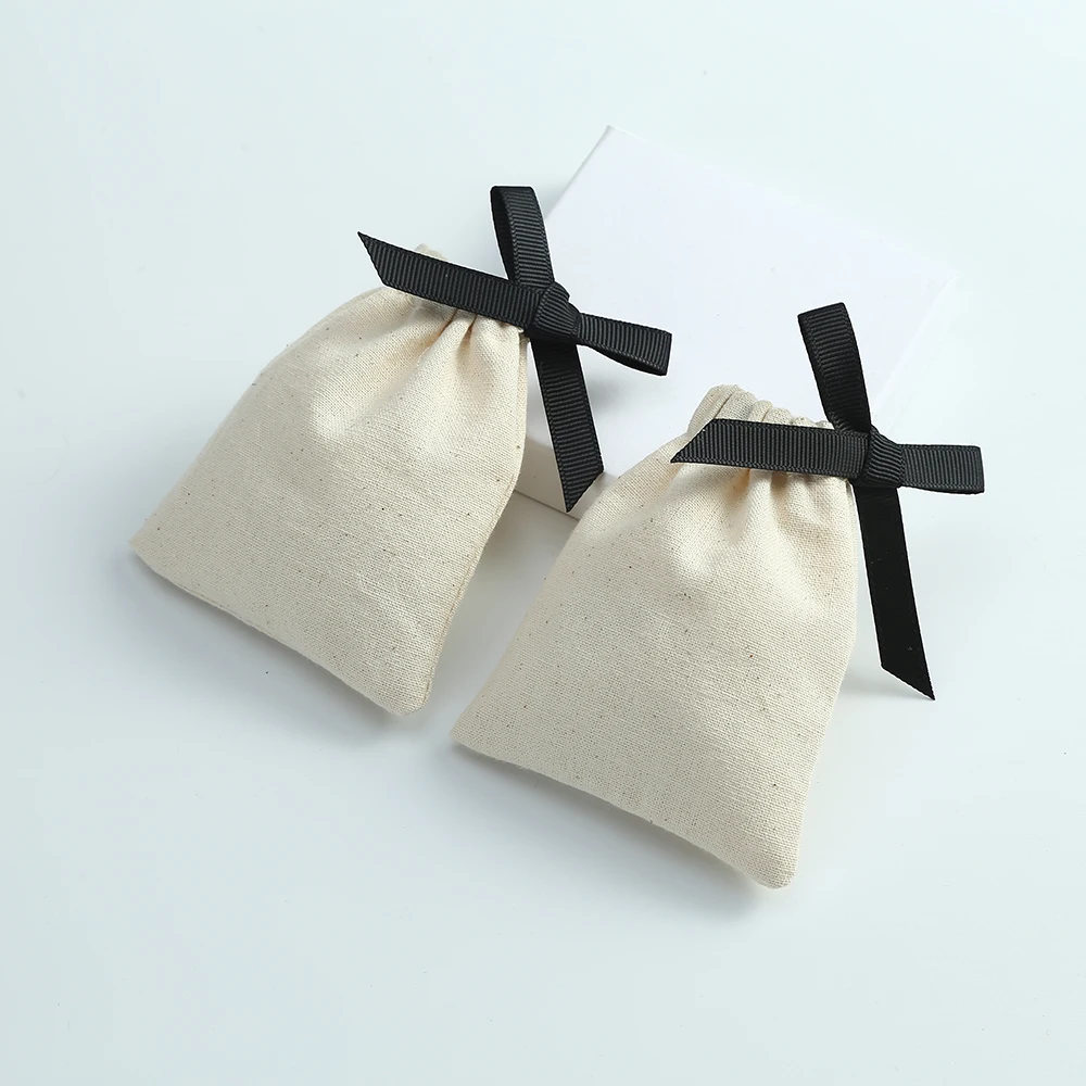 50 Cotton Burlap Jewelry Packaging Pouches Organizer Wedding Christmas Party Candy Bag Present Mariage Jute Drawstring Gift Bag