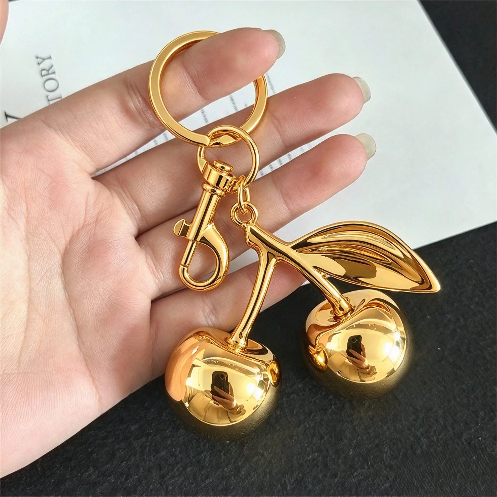 Fashion Gold Cherry Keychain Metal Cherry Bag Ornament Women Handbag Decor Car Key Ring Bag Pendant Accessory Gift