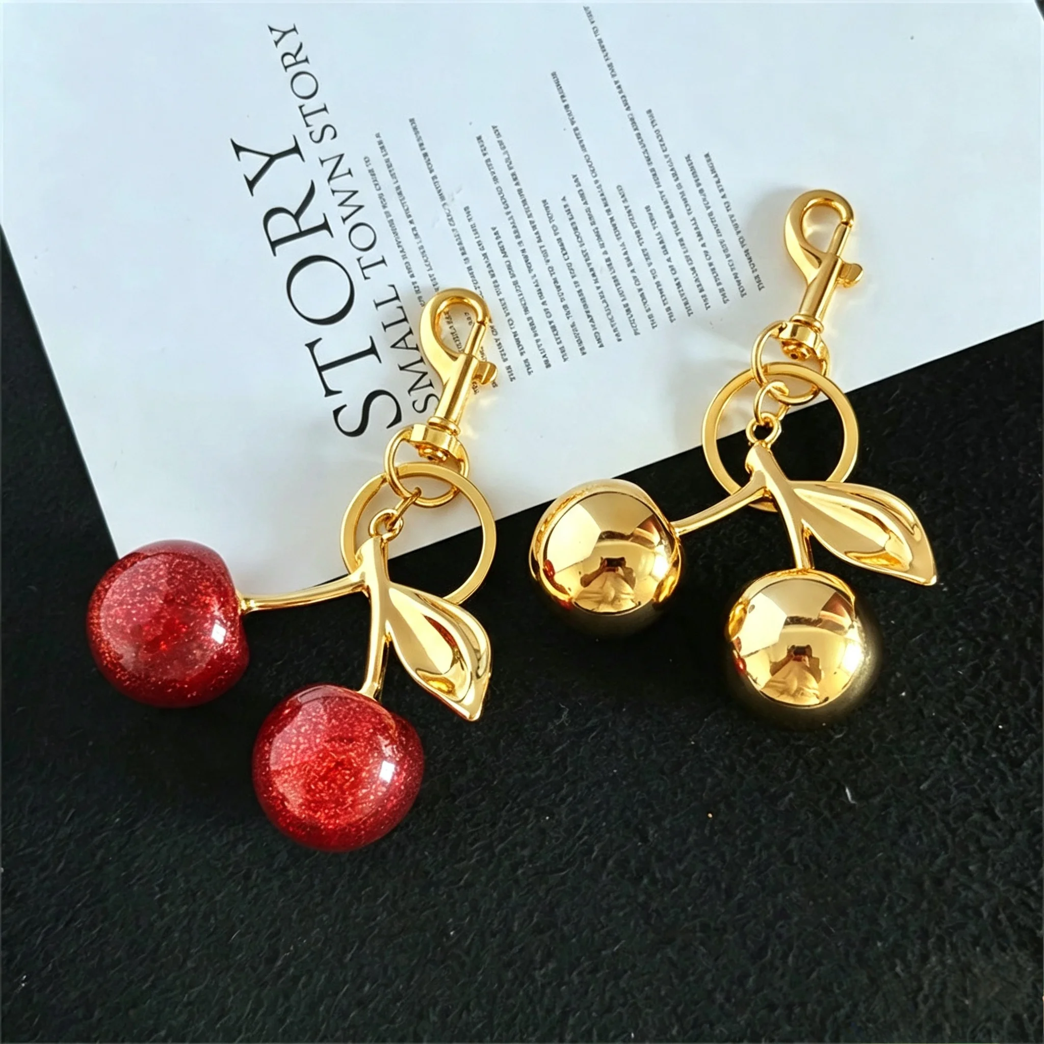 Fashion Gold Cherry Keychain Metal Cherry Bag Ornament Women Handbag Decor Car Key Ring Bag Pendant Accessory Gift