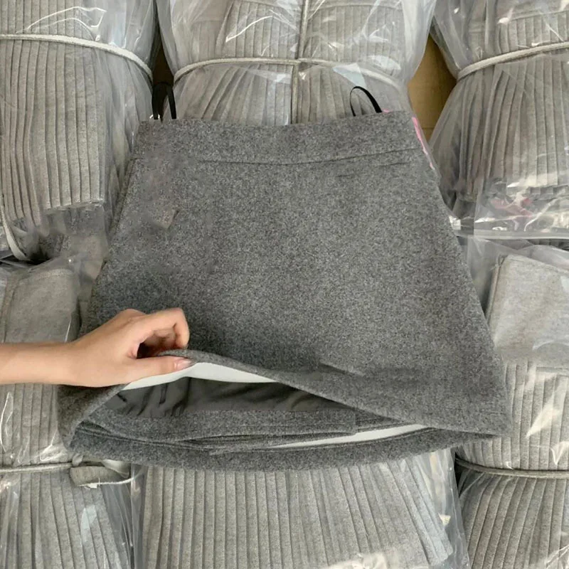 2026 New Gray Thicken Woolen Skirts Women Autumn Winter High Waist Anti-Glare Short Skirt Female Solid Simple Blended Skirts