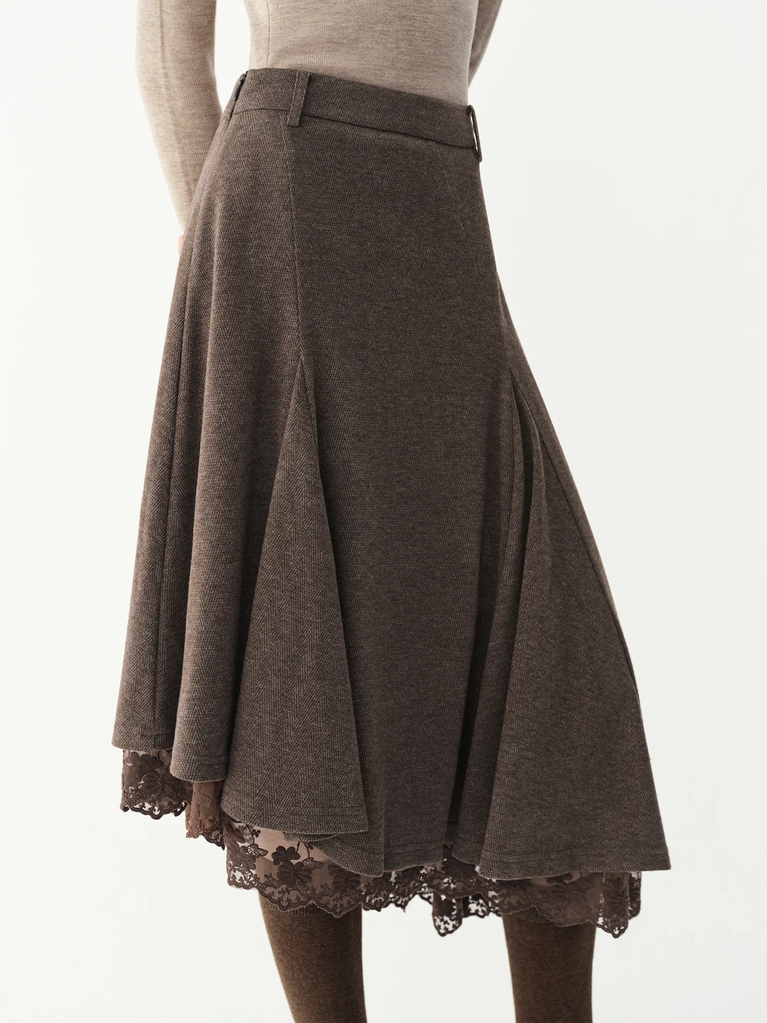 FSLE 2026 Winter Women's Vintage-Inspired Elegant Lace Panel Asymmetric Hem Midi Skirt - Chic Flattering for Everyday Wear