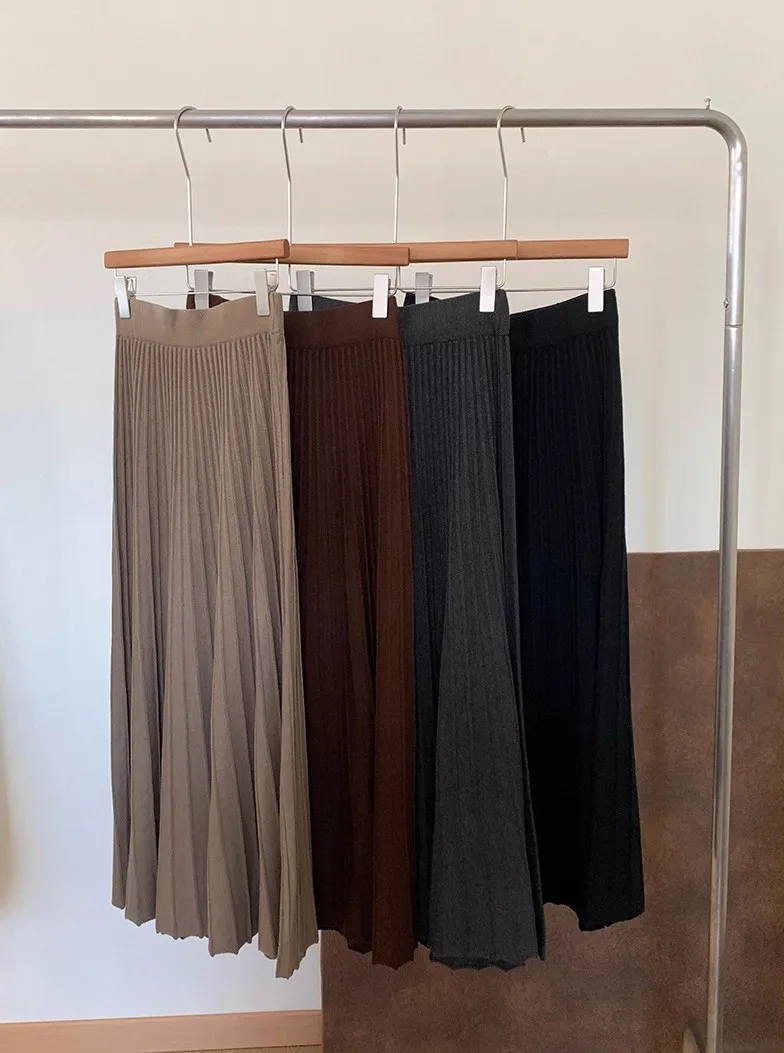 2026 Khaki Cashmere Knitted Midi Skirt for Women, Loose Fit, Draped, Slimming A-Line Pleated Skirt for Autumn and Winter