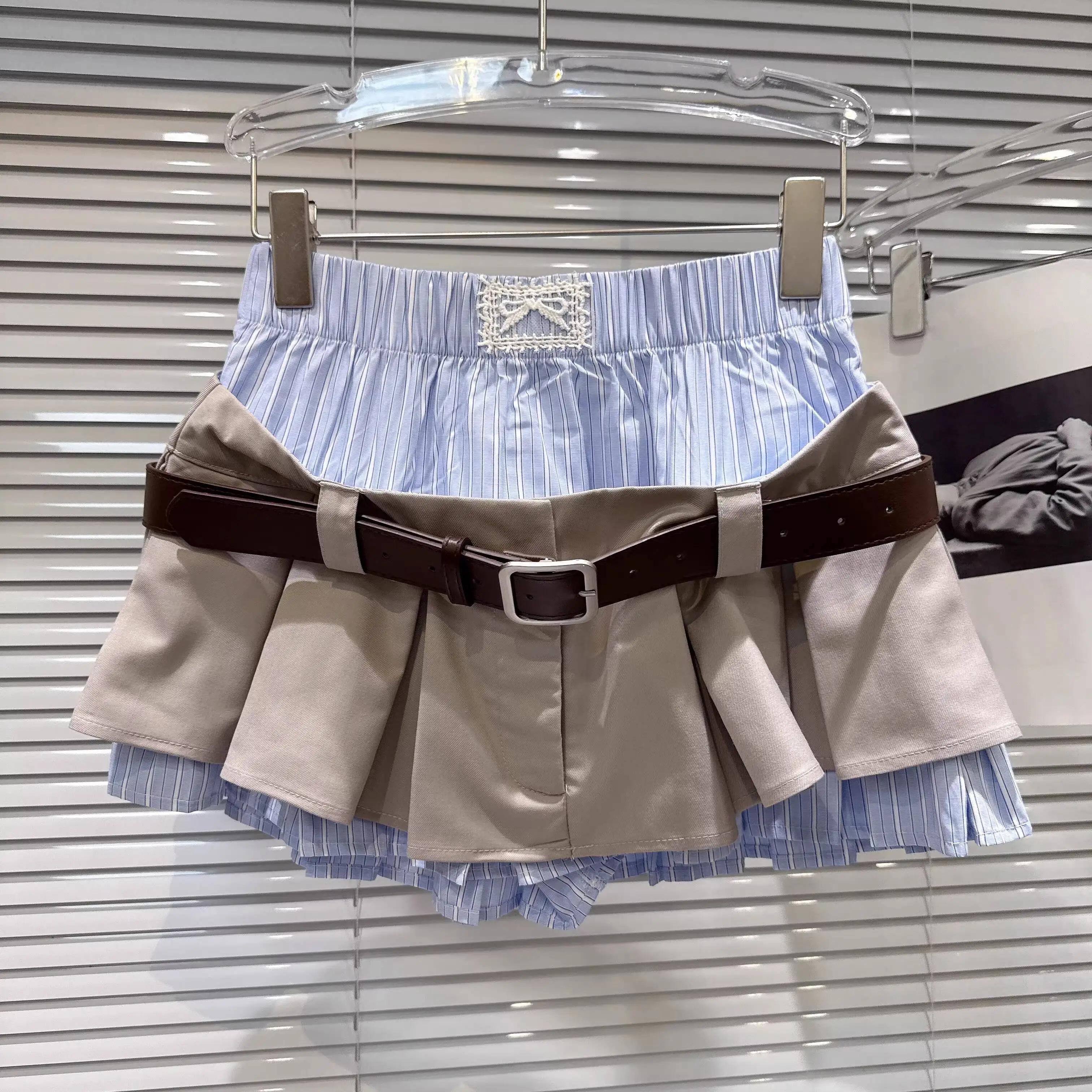DEAT 2026 Summer Hot Girl Fake 2 Piece Patchwork Striped Design Short Pleated Skirt With Belt A-line Short Skirts 11A09768