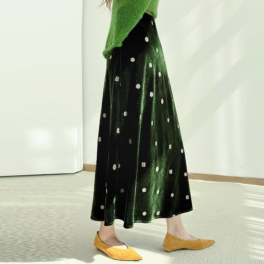 2025 solid color fashion velvet embroidery elastic waist skirt women's autumn and winter retro high-end loose long dress